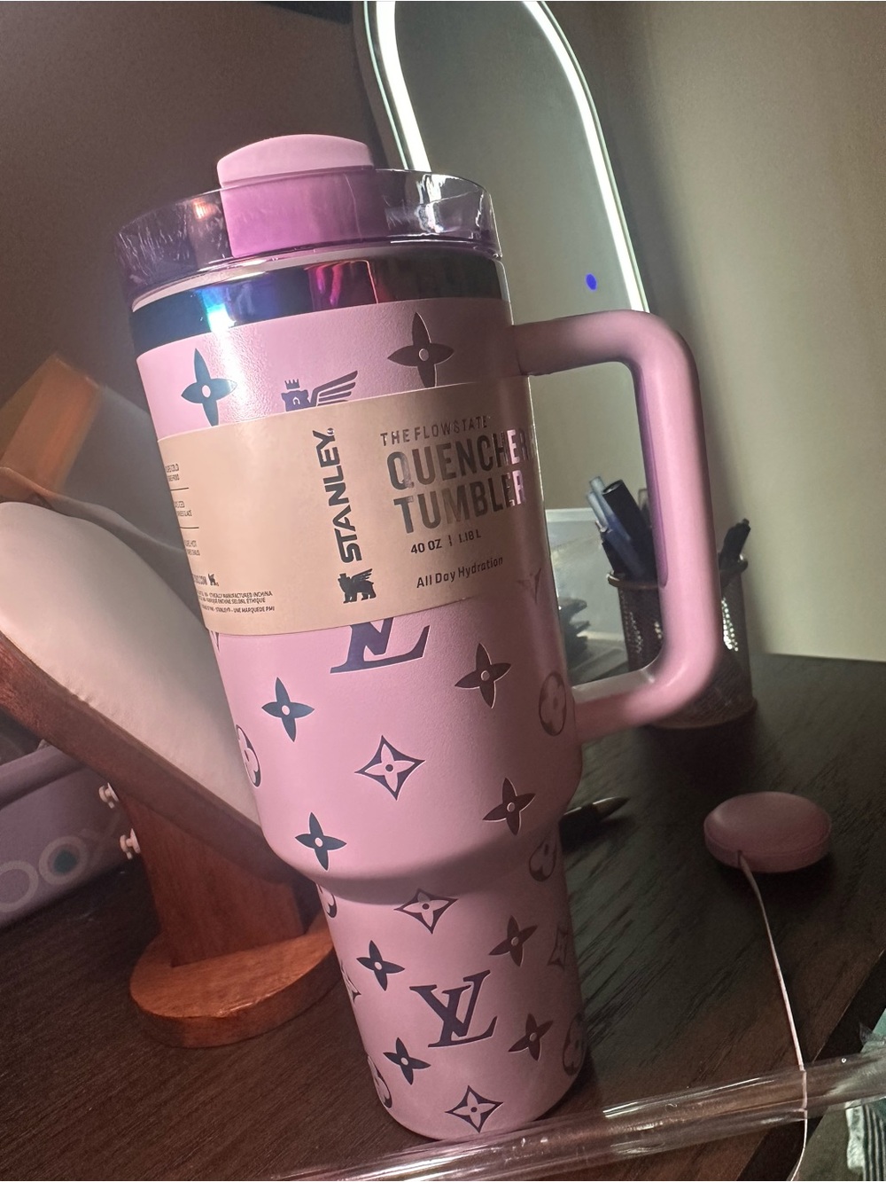 Tumbler bottom with barcode sticker - Picture 2 of 6